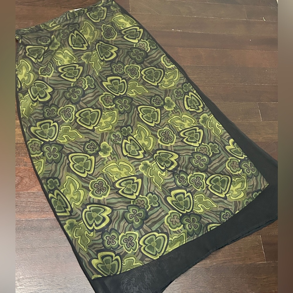 Funky green and black skirt. Avenue Brand. Size 8